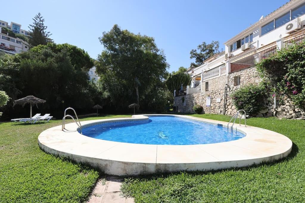 Quaint 2 Bedroom Townhouse With Pool Close To Sea! Benalmádena Esterno foto