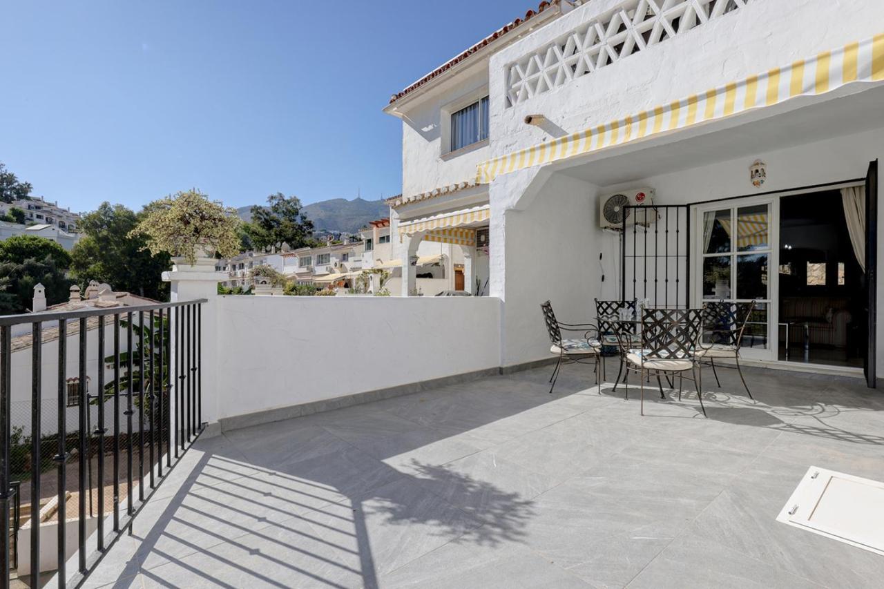 Quaint 2 Bedroom Townhouse With Pool Close To Sea! Benalmádena Esterno foto