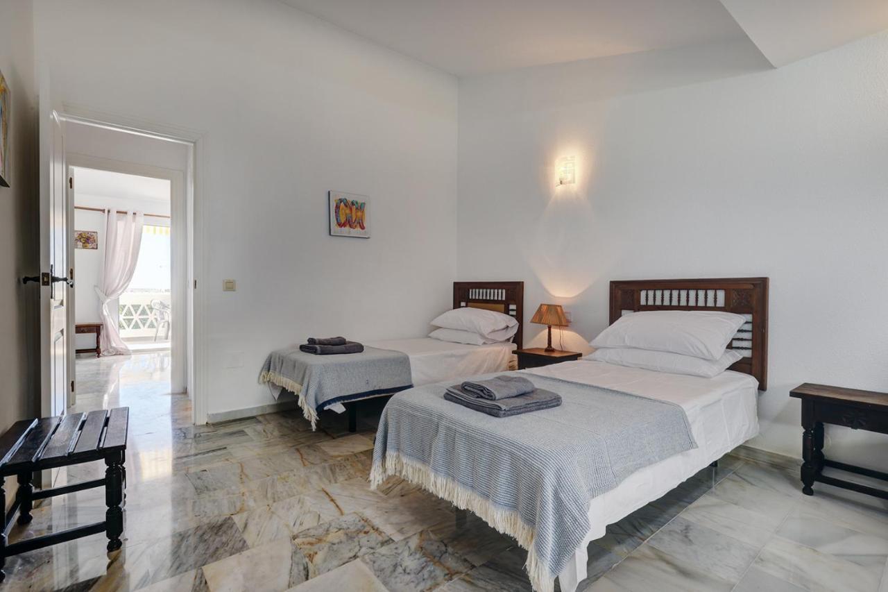 Quaint 2 Bedroom Townhouse With Pool Close To Sea! Benalmádena Esterno foto
