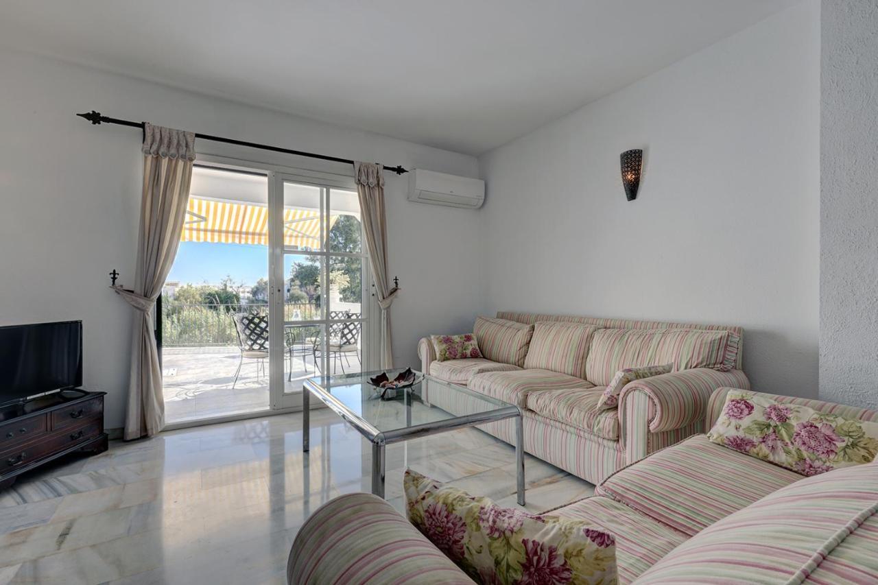Quaint 2 Bedroom Townhouse With Pool Close To Sea! Benalmádena Esterno foto