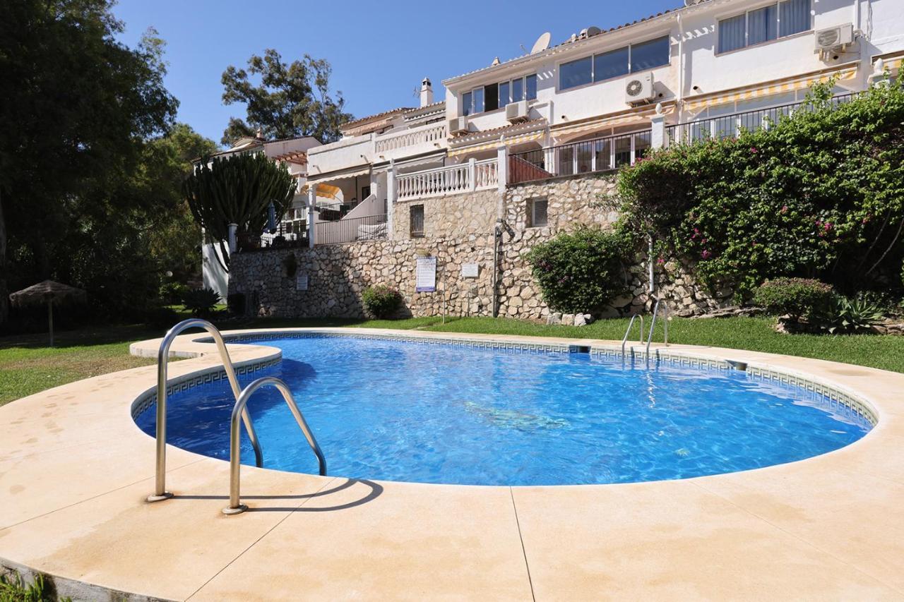 Quaint 2 Bedroom Townhouse With Pool Close To Sea! Benalmádena Esterno foto