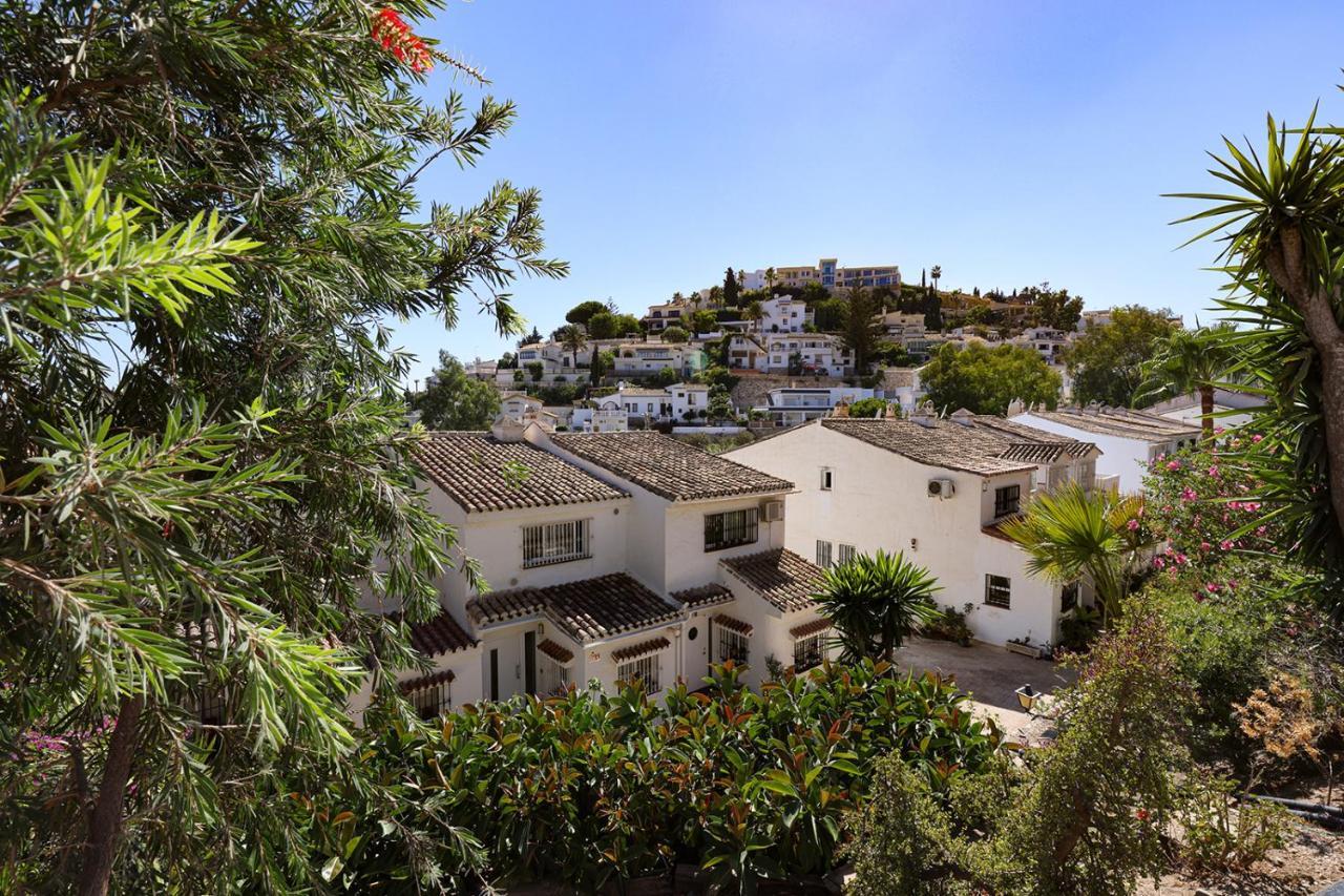 Quaint 2 Bedroom Townhouse With Pool Close To Sea! Benalmádena Esterno foto
