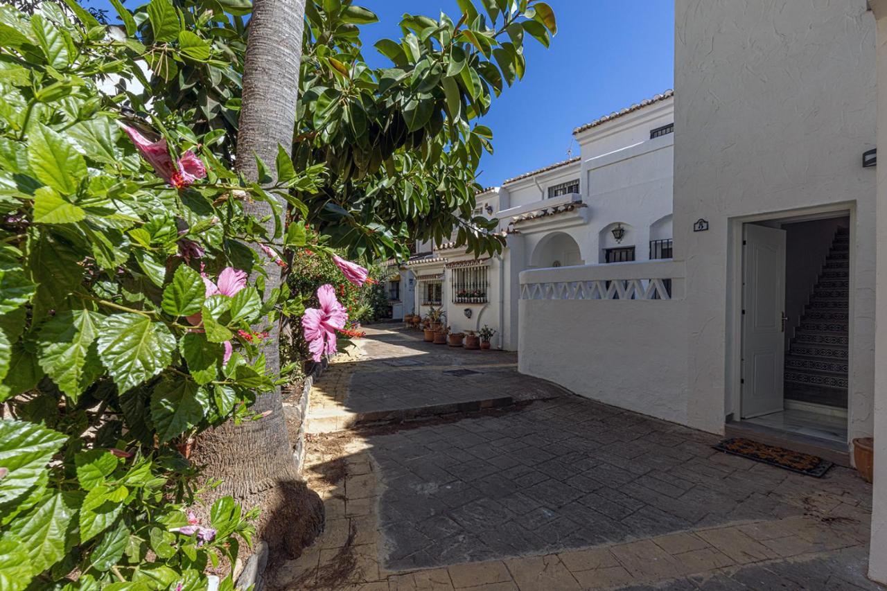 Quaint 2 Bedroom Townhouse With Pool Close To Sea! Benalmádena Esterno foto
