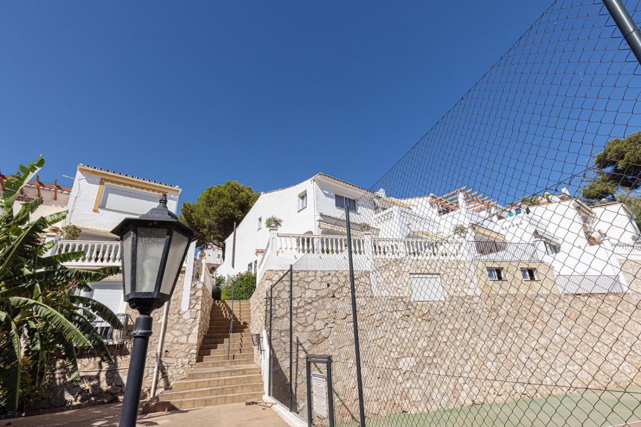 Quaint 2 Bedroom Townhouse With Pool Close To Sea! Benalmádena Esterno foto