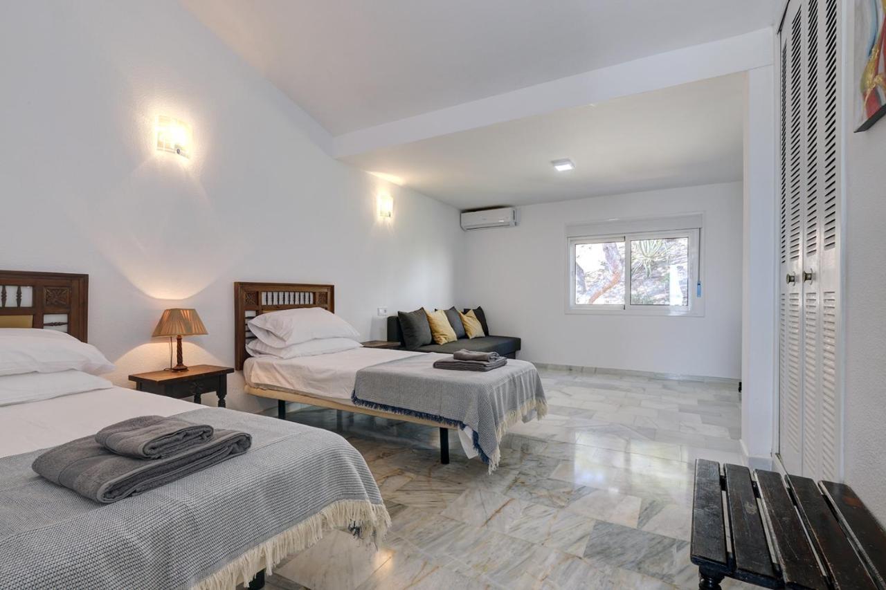Quaint 2 Bedroom Townhouse With Pool Close To Sea! Benalmádena Esterno foto