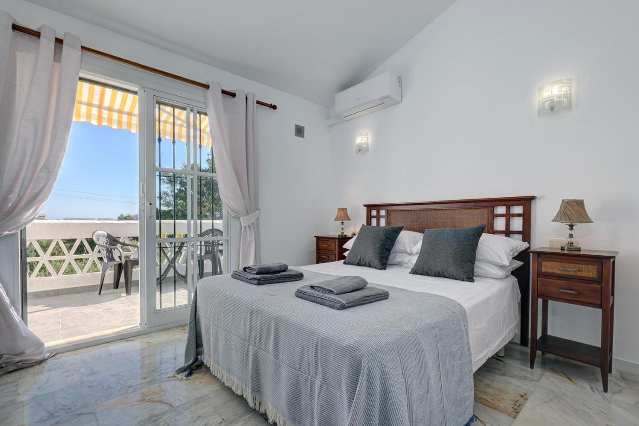 Quaint 2 Bedroom Townhouse With Pool Close To Sea! Benalmádena Esterno foto