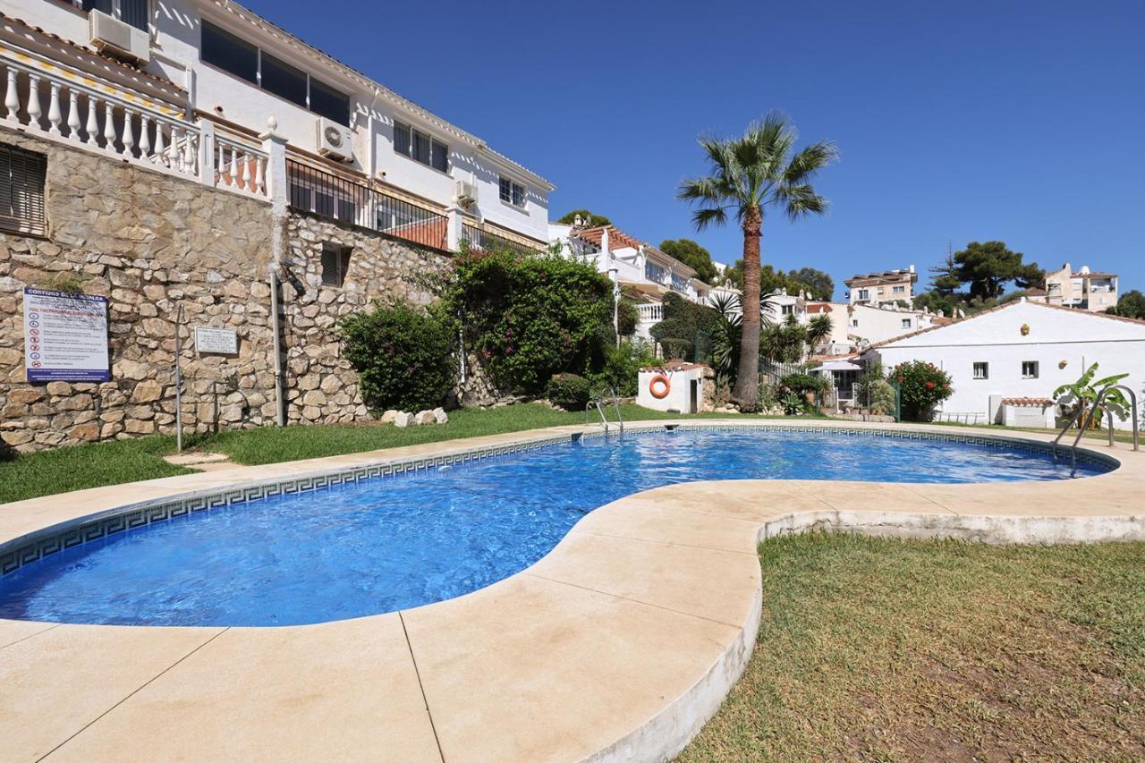 Quaint 2 Bedroom Townhouse With Pool Close To Sea! Benalmádena Esterno foto